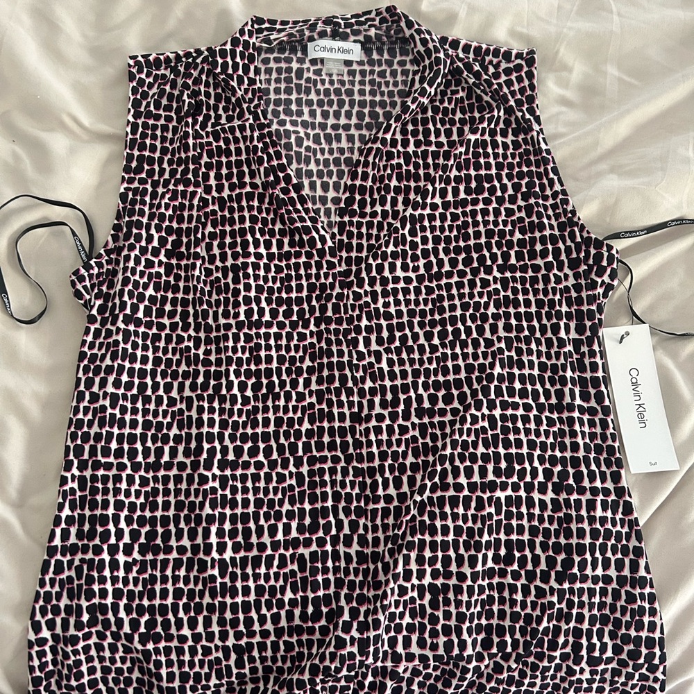 Calvin Klein Women's Black and Pink Geometric Blouse